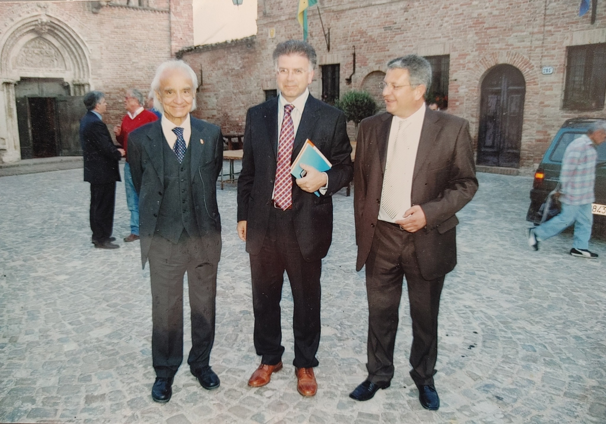 Vinicio Morgoni e Antonino Zichichi durante un convegno